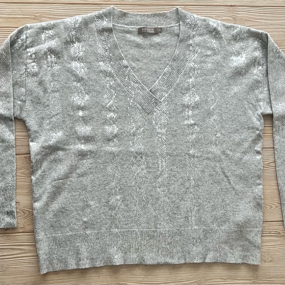 Brodie Fine Cashmere Gray Metallic Foil V-Neck Sweater | Women’s L - Picture 8 of 8